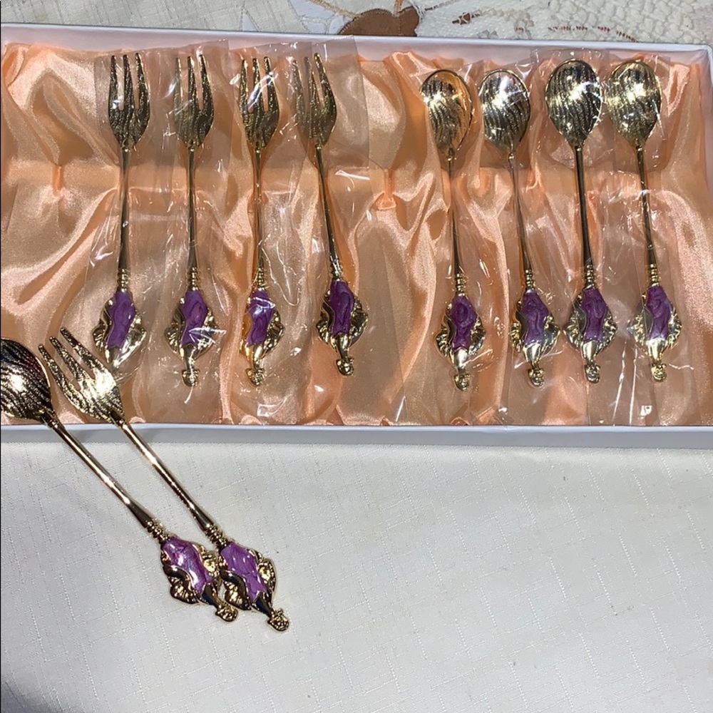 💕Beautiful set of gold Korean spoons & forks - Picture 3 of 5